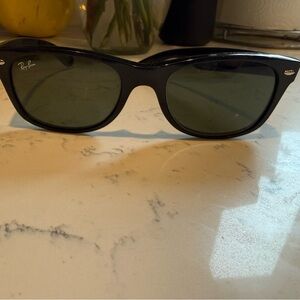 Ray-Ban New Wayfarer Black Sunglasses